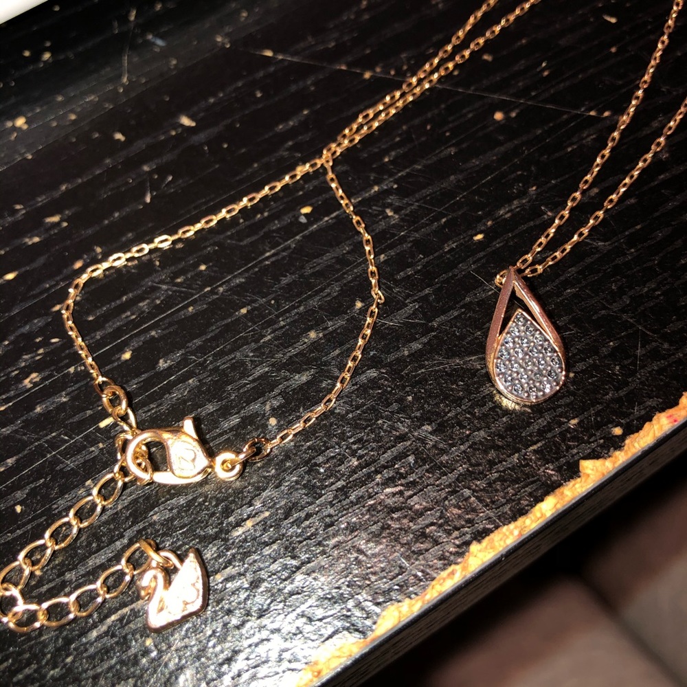Swarovski necklace: gold chain/black stones